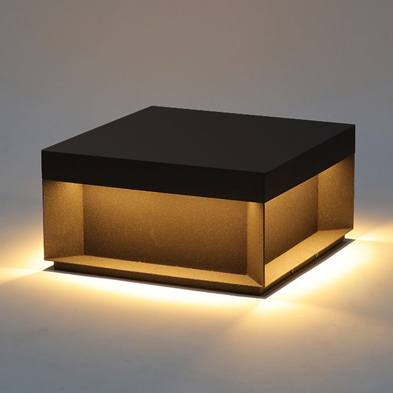 Lumière extérieure LED carrée moderne minimaliste en acier inoxydable et verre dépoli pour jardin 