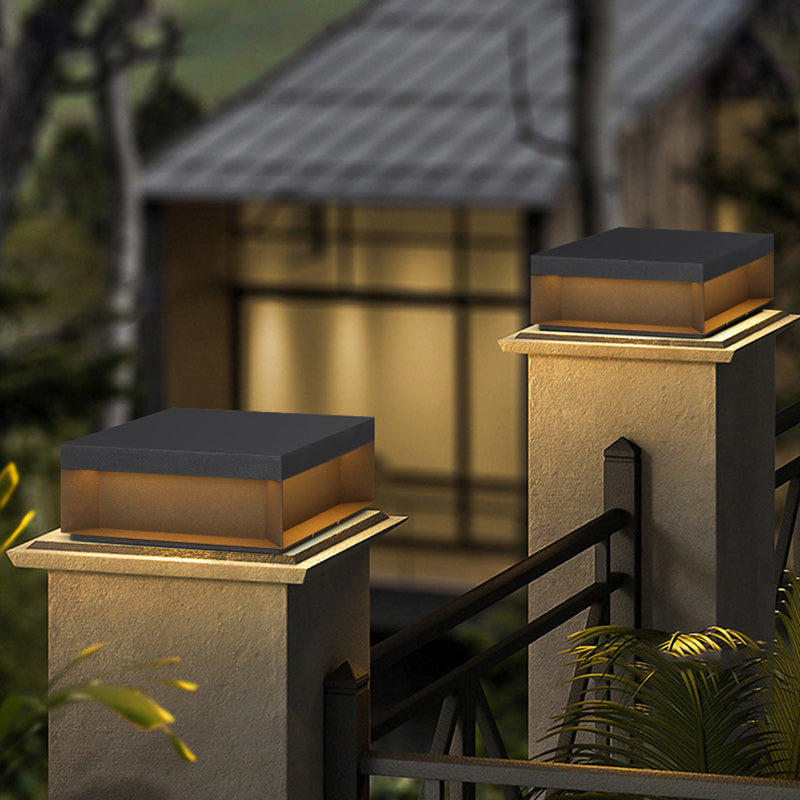 Lumière extérieure LED carrée moderne minimaliste en acier inoxydable et verre dépoli pour jardin 