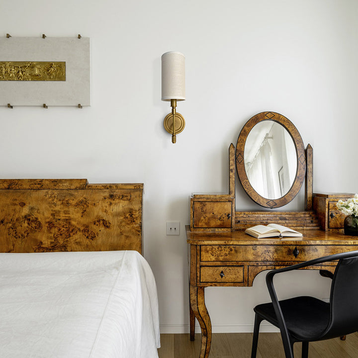 Moderne minimalistische Leinen-Messing-runde zylindrische 1-Licht-Wandleuchte für das Schlafzimmer 