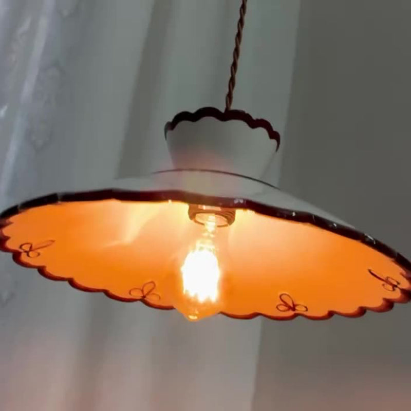 Traditionelle französische Keramik-Metall-Wellenförmige Schalenförmige 1-Licht Pendelleuchte für das Wohnzimmer 