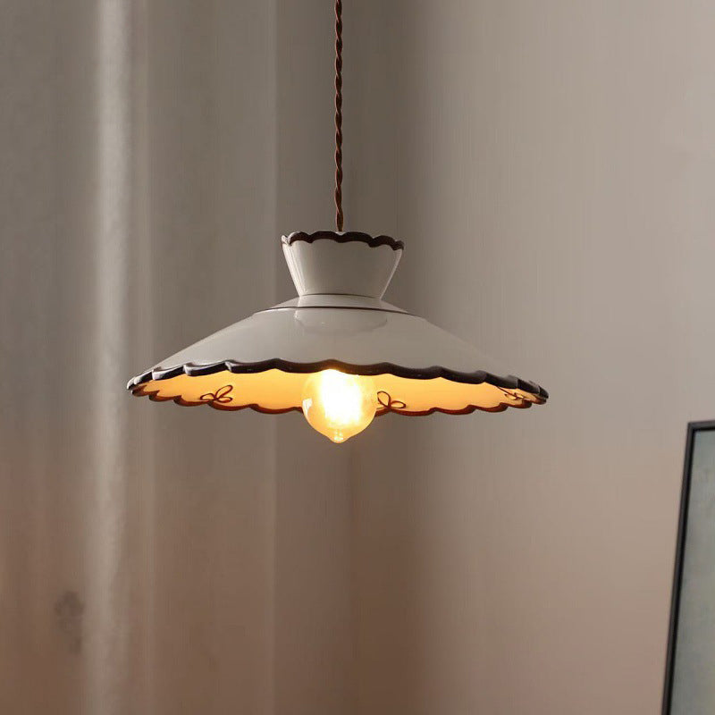 Traditionelle französische Keramik-Metall-Wellenförmige Schalenförmige 1-Licht Pendelleuchte für das Wohnzimmer 