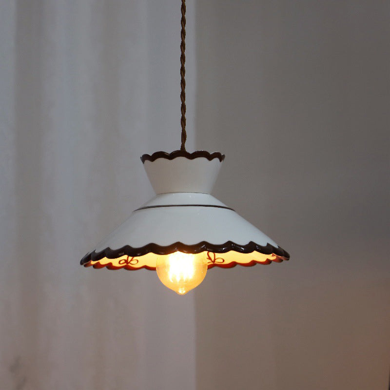 Traditionelle französische Keramik-Metall-Wellenförmige Schalenförmige 1-Licht Pendelleuchte für das Wohnzimmer 