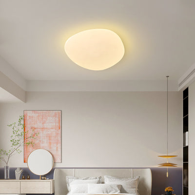 Plafonnier LED en forme de galet en fer PE minimaliste moderne pour chambre 