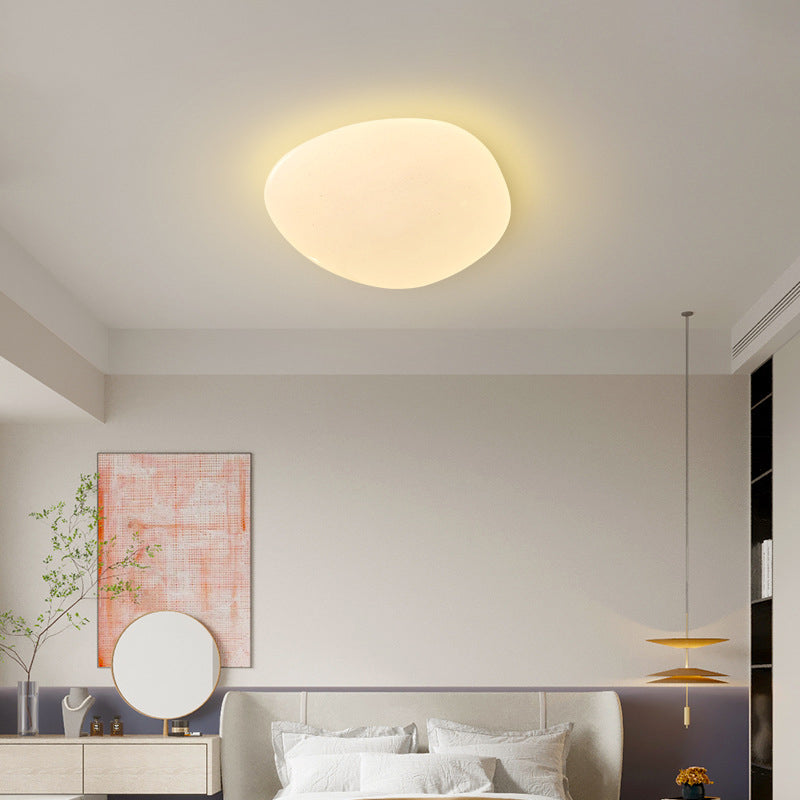 Plafonnier LED en forme de galet en fer PE minimaliste moderne pour chambre 