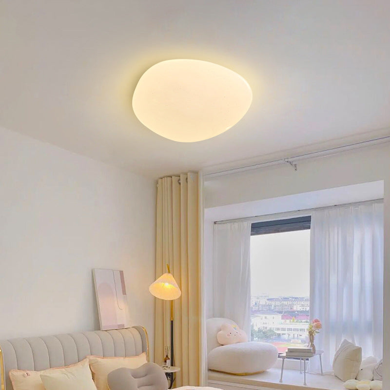 Plafonnier LED en forme de galet en fer PE minimaliste moderne pour chambre 