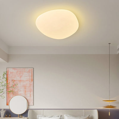Plafonnier LED en forme de galet en fer PE minimaliste moderne pour chambre 
