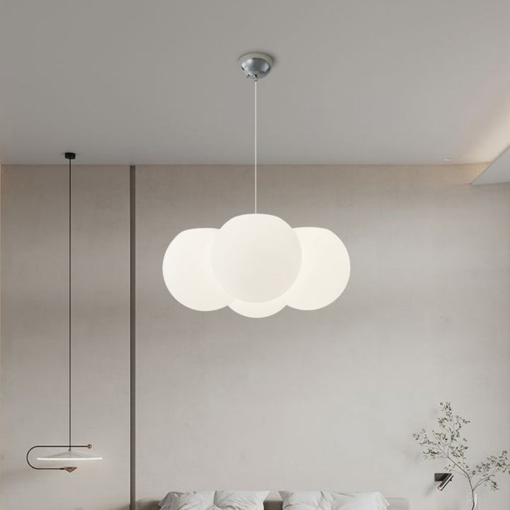Moderne minimalistische PVC- und Metall-Ballon-förmige Bubble-LED-Kronleuchter für das Wohnzimmer 