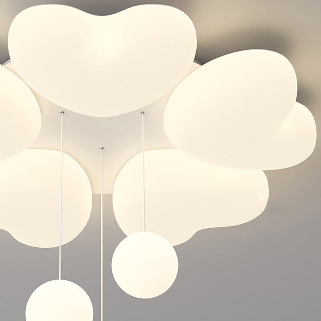Zeitgenössische kreative Eisen-Creme herzförmige runde LED-Deckenleuchte für Schlafzimmer 