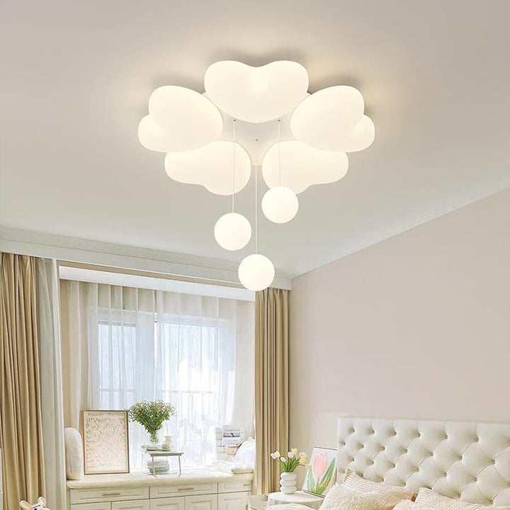 Zeitgenössische kreative Eisen-Creme herzförmige runde LED-Deckenleuchte für Schlafzimmer 
