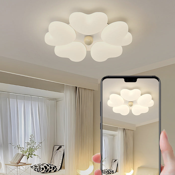 Zeitgenössische kreative Eisen-Creme herzförmige runde LED-Deckenleuchte für Schlafzimmer 