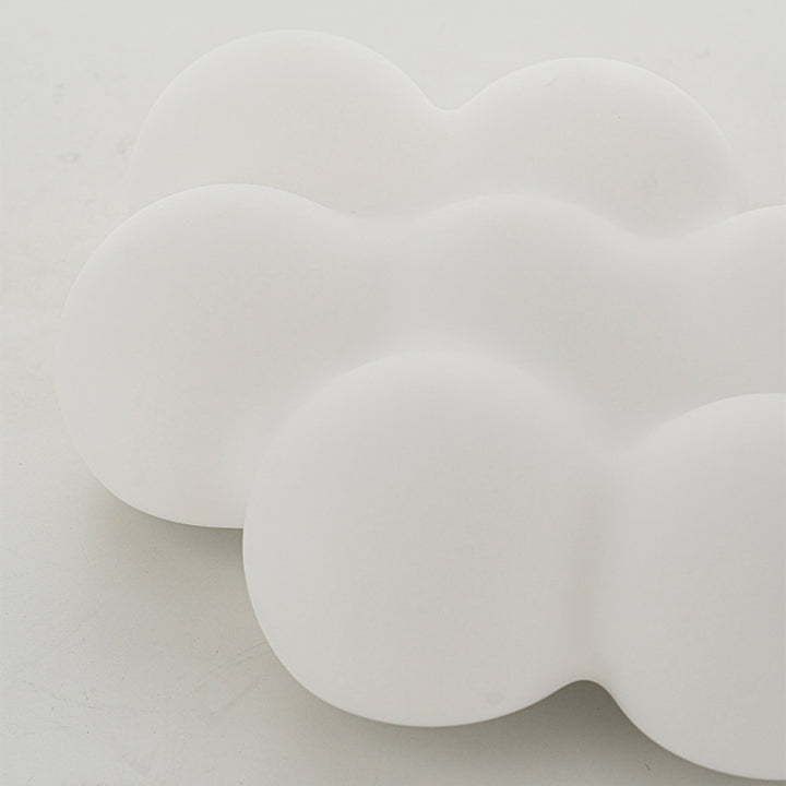 Zeitgenössische kreative PE Eisenwolkenförmige LED-Deckenleuchte für das Schlafzimmer 