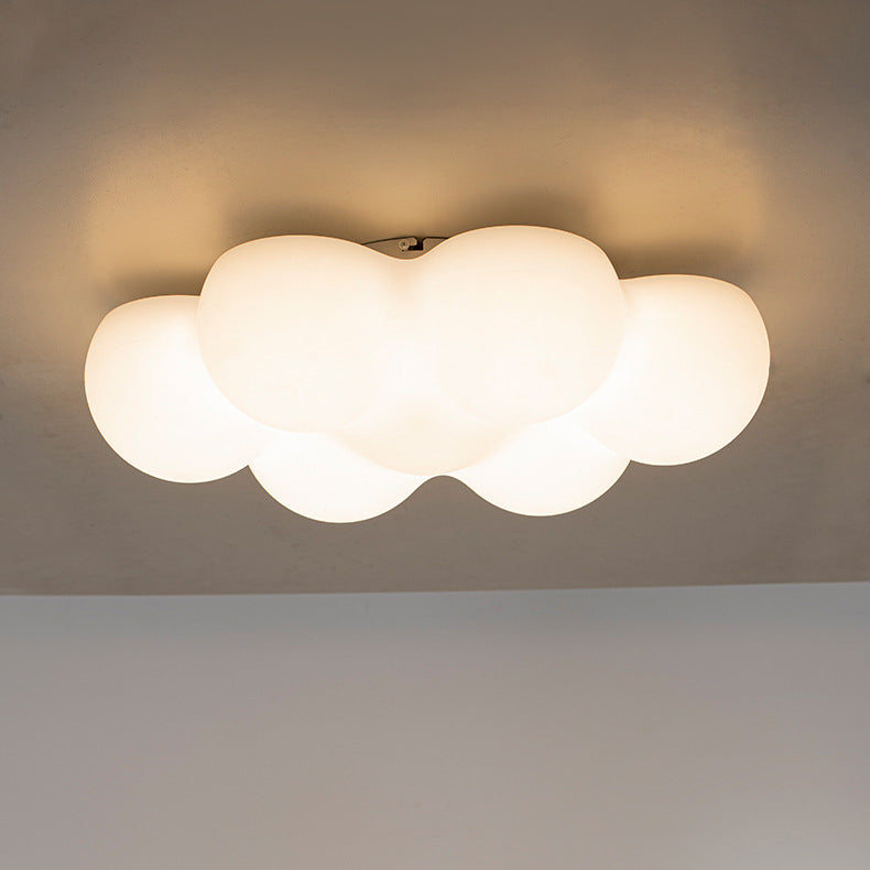 Zeitgenössische kreative PE Eisenwolkenförmige LED-Deckenleuchte für das Schlafzimmer 