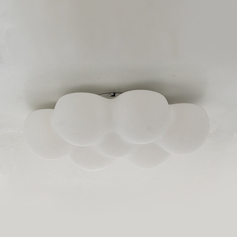 Zeitgenössische kreative PE Eisenwolkenförmige LED-Deckenleuchte für das Schlafzimmer 