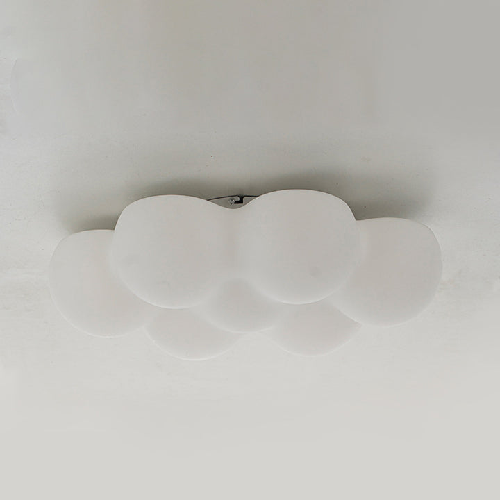 Zeitgenössische kreative PE Eisenwolkenförmige LED-Deckenleuchte für das Schlafzimmer 