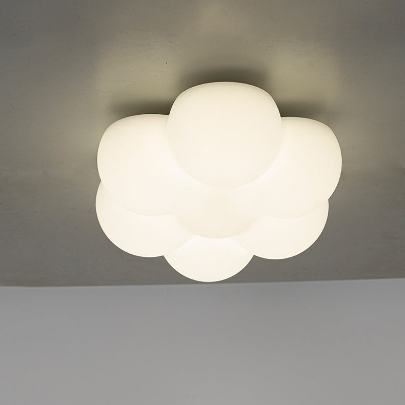 Zeitgenössische kreative PE Eisenwolkenförmige LED-Deckenleuchte für das Schlafzimmer 