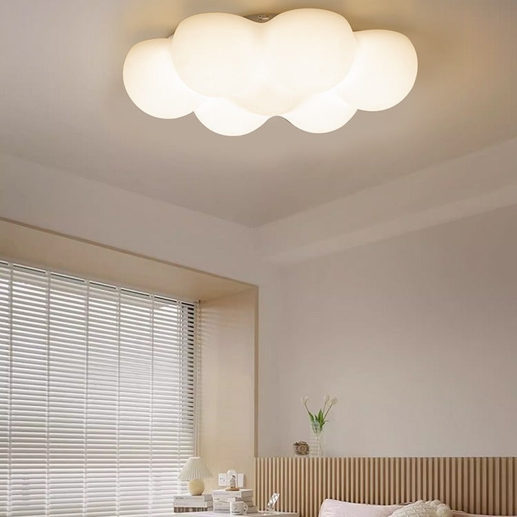 Zeitgenössische kreative PE Eisenwolkenförmige LED-Deckenleuchte für das Schlafzimmer 