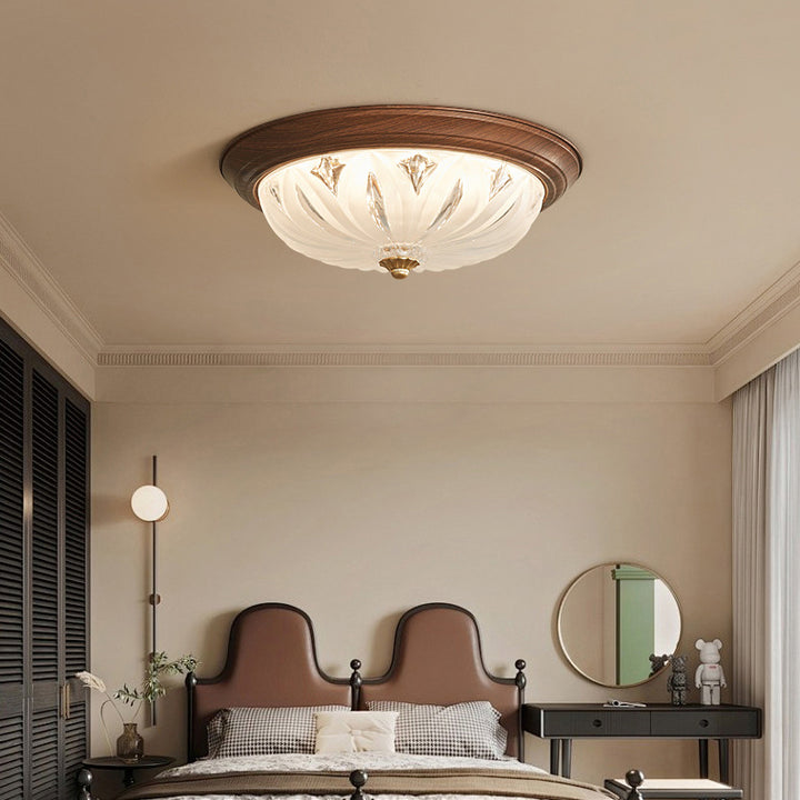 Plafonnier LED semi-dôme texturé en fer et verre chinois traditionnel pour chambre 