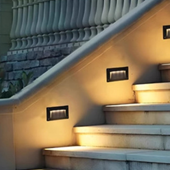 Moderne minimalistische quadratische rechteckige LED-Stufenfußleuchte aus Aluminium für den Außenbereich 