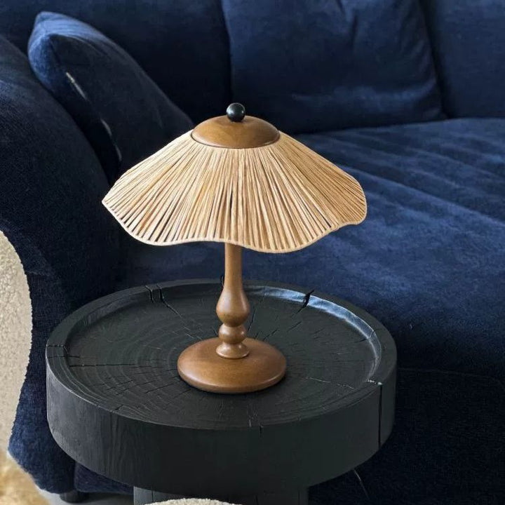 Lampe de table ronde à 1 lumière en bois massif et fer avec abat-jour tissé en herbe chinoise traditionnelle pour chambre à coucher 