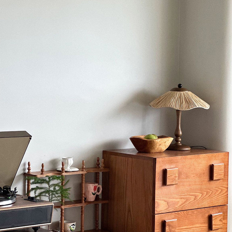 Lampe de table ronde à 1 lumière en bois massif et fer avec abat-jour tissé en herbe chinoise traditionnelle pour chambre à coucher 