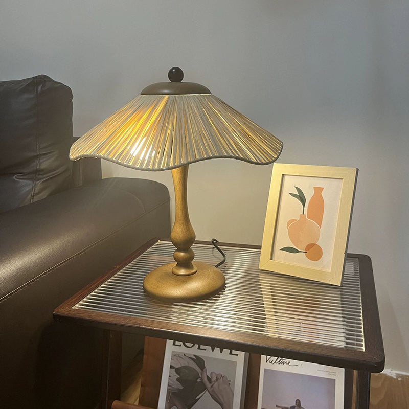 Lampe de table ronde à 1 lumière en bois massif et fer avec abat-jour tissé en herbe chinoise traditionnelle pour chambre à coucher 