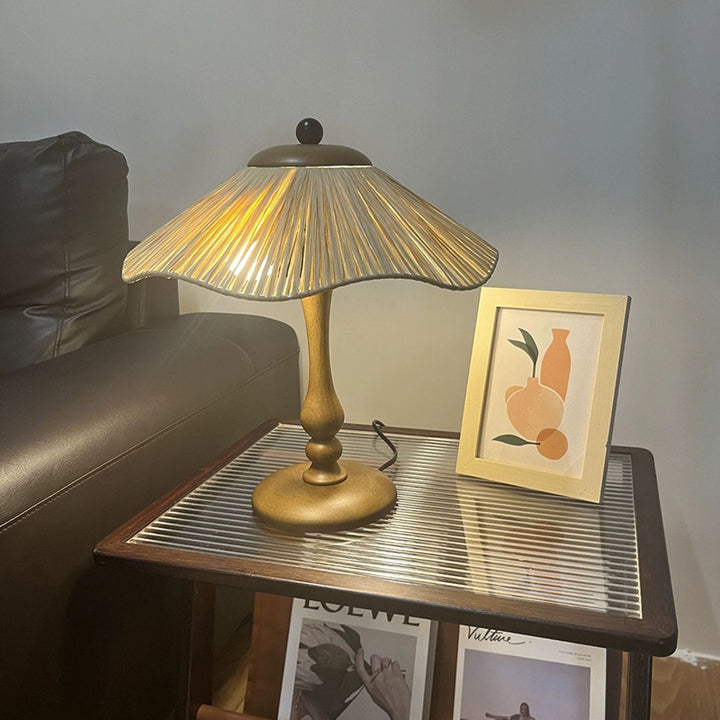 Lampe de table ronde à 1 lumière en bois massif et fer avec abat-jour tissé en herbe chinoise traditionnelle pour chambre à coucher 