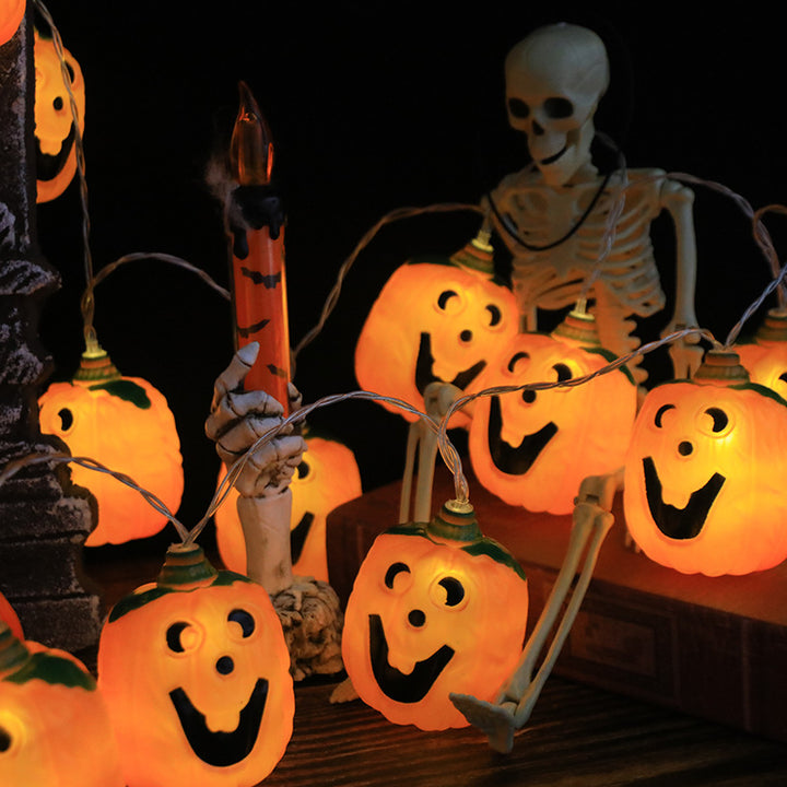 Moderne Art-Deco-Batterie Plastik Kürbisform Halloween Dekoration LED-Lichterkette für den Außenbereich 