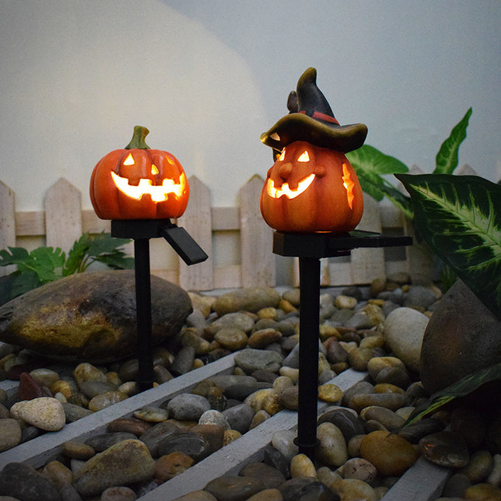 Moderne Art-Deco-Solarharz-ABS-Kürbisform-Halloween-LED-Außen-Bodensteckerleuchte für den Garten 