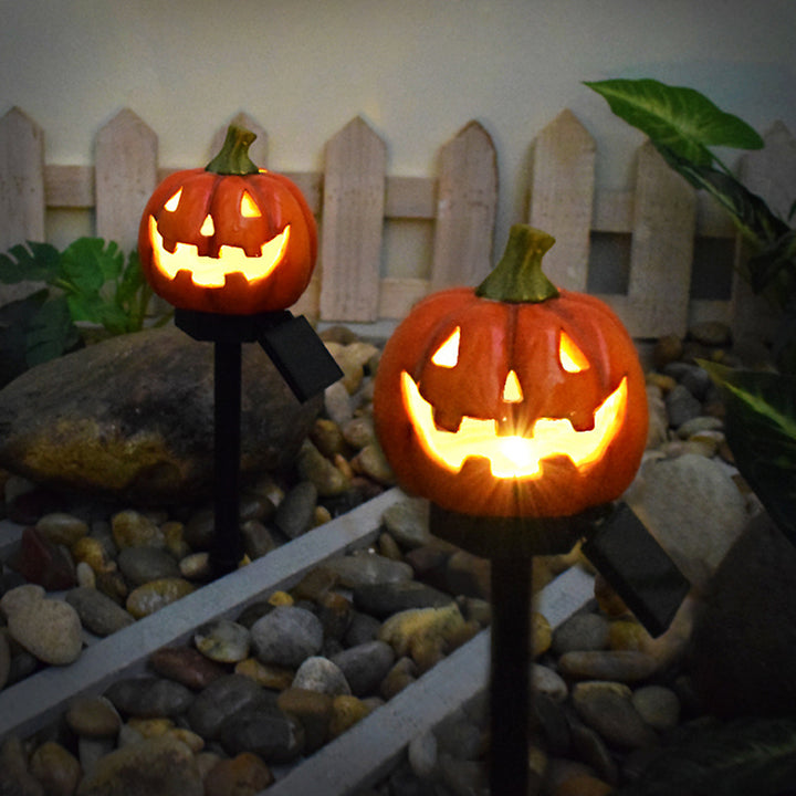 Moderne Art-Deco-Solarharz-ABS-Kürbisform-Halloween-LED-Außen-Bodensteckerleuchte für den Garten 