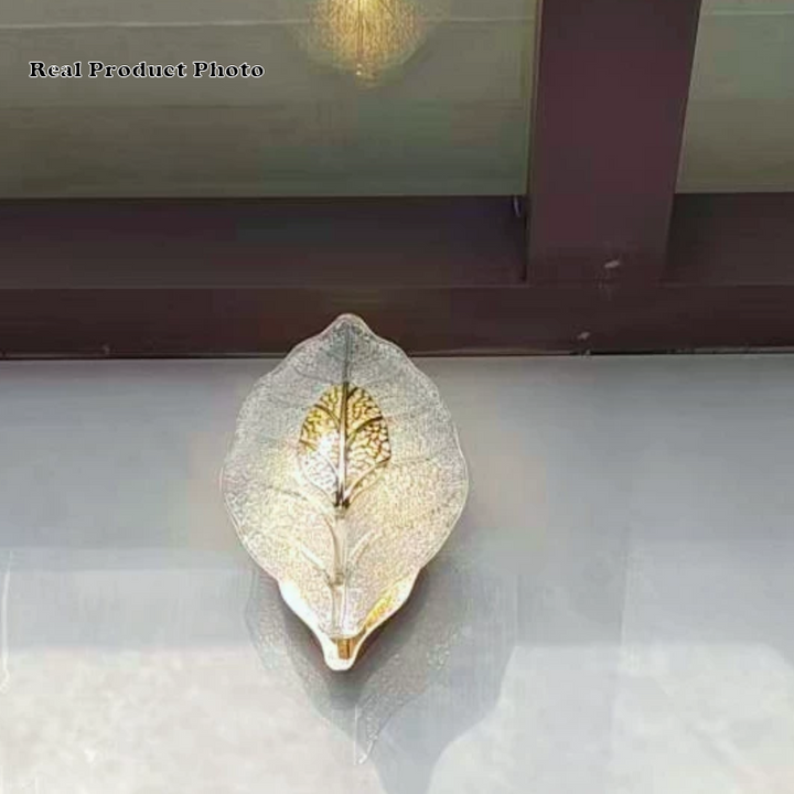 Moderne kreative 1-flammige Wandleuchte in Blattform aus Aluminium, Glas und Karbonstahl für das Wohnzimmer 