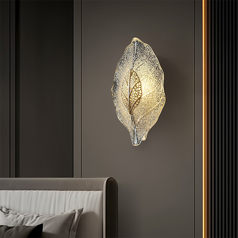 Moderne kreative 1-flammige Wandleuchte in Blattform aus Aluminium, Glas und Karbonstahl für das Wohnzimmer 