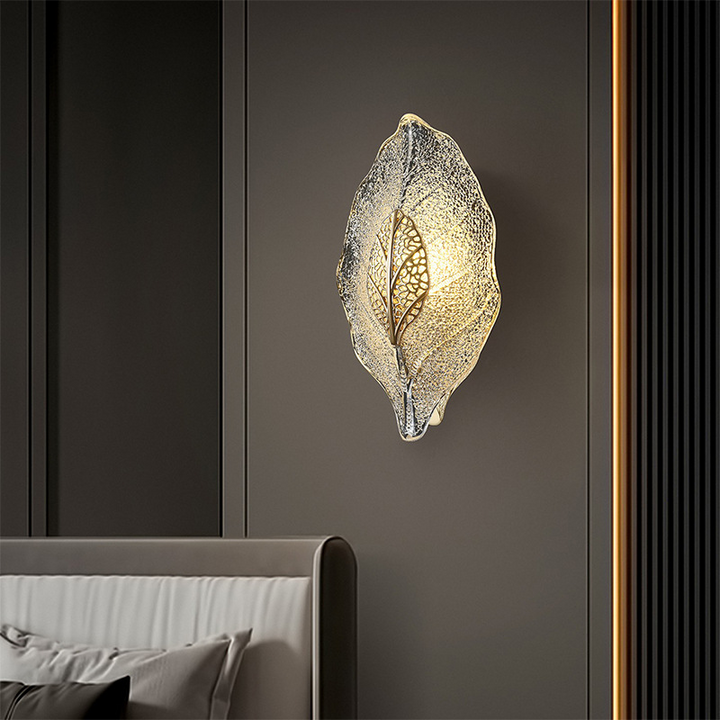 Moderne kreative 1-flammige Wandleuchte in Blattform aus Aluminium, Glas und Karbonstahl für das Wohnzimmer 