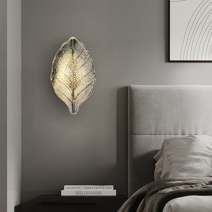Moderne kreative 1-flammige Wandleuchte in Blattform aus Aluminium, Glas und Karbonstahl für das Wohnzimmer 