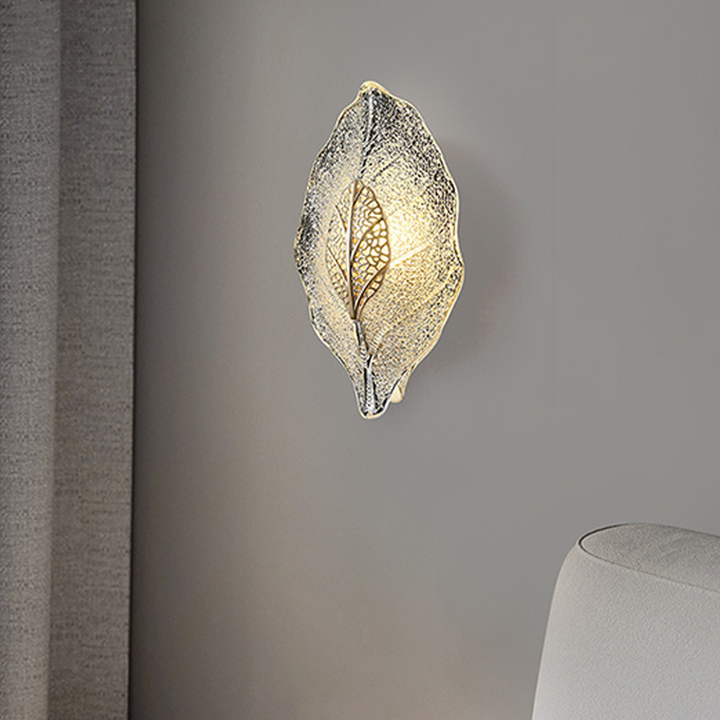 Moderne kreative 1-flammige Wandleuchte in Blattform aus Aluminium, Glas und Karbonstahl für das Wohnzimmer 