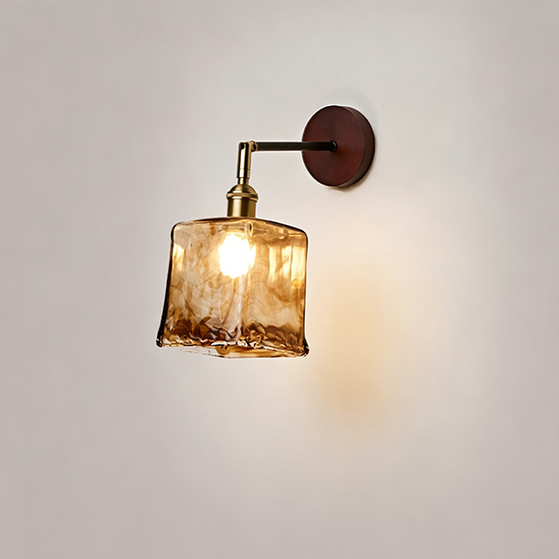 Traditionelle japanische 1-flammige Wandleuchte mit rundem Schirm aus Massivholz, Glas und Metall für das Wohnzimmer 
