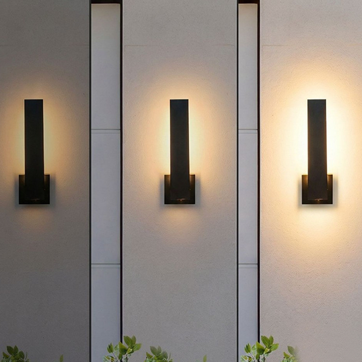 Moderne minimalistische rechteckige wasserdichte LED-Wandleuchte aus Aluminium, Eisen und PVC für den Außenbereich 