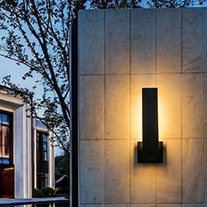 Moderne minimalistische rechteckige wasserdichte LED-Wandleuchte aus Aluminium, Eisen und PVC für den Außenbereich 