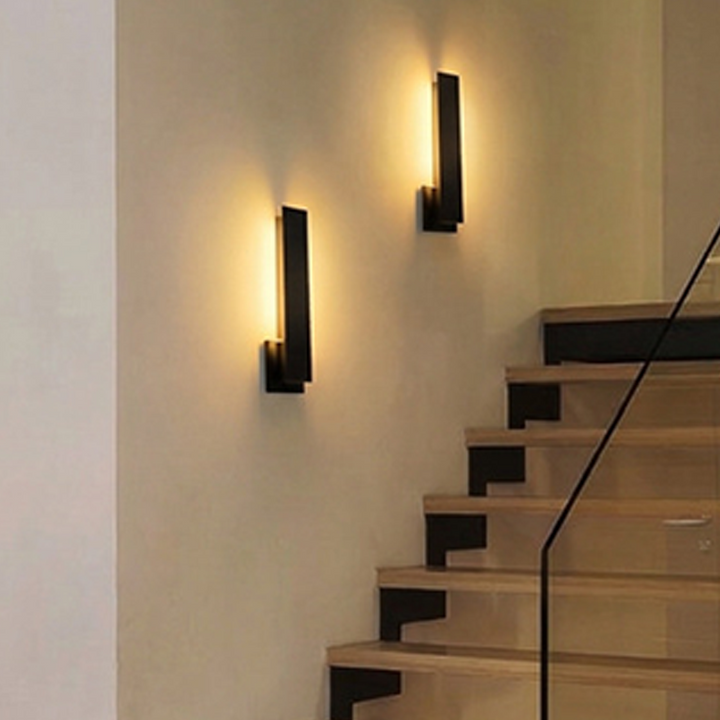 Moderne minimalistische rechteckige wasserdichte LED-Wandleuchte aus Aluminium, Eisen und PVC für den Außenbereich 