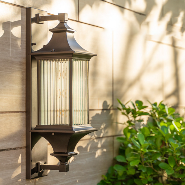 Traditionelle quadratische/rechteckige 1-flammige Außenwandleuchte aus Aluminium und Glas im chinesischen Stil für den Garten 