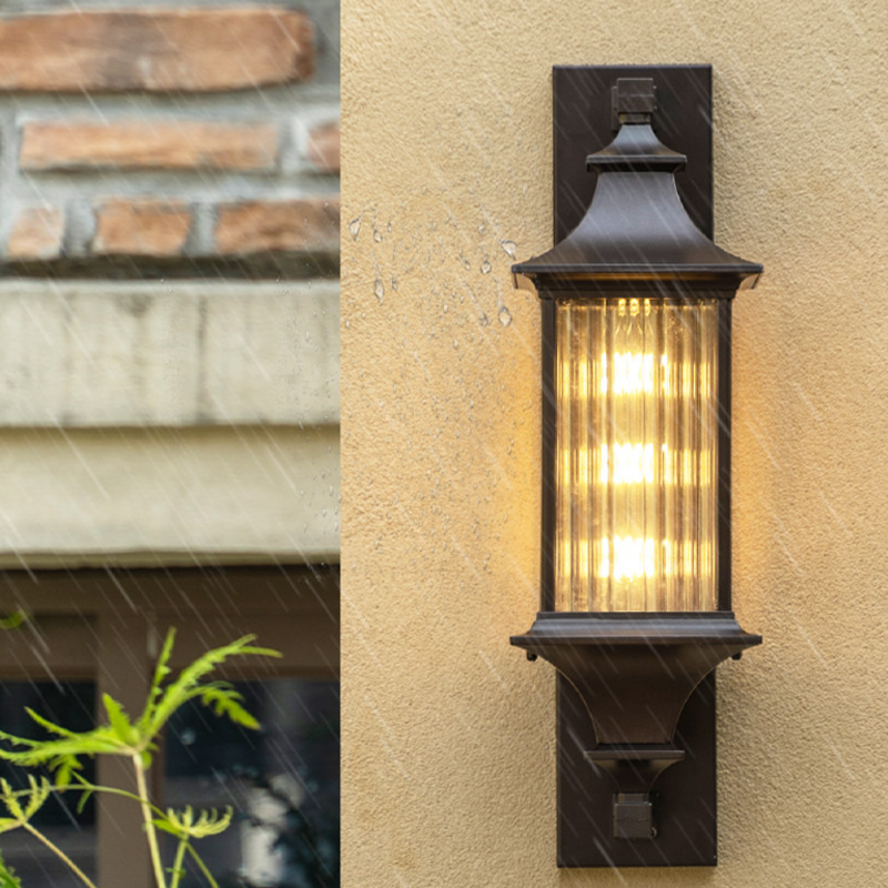Traditionelle quadratische/rechteckige 1-flammige Außenwandleuchte aus Aluminium und Glas im chinesischen Stil für den Garten 