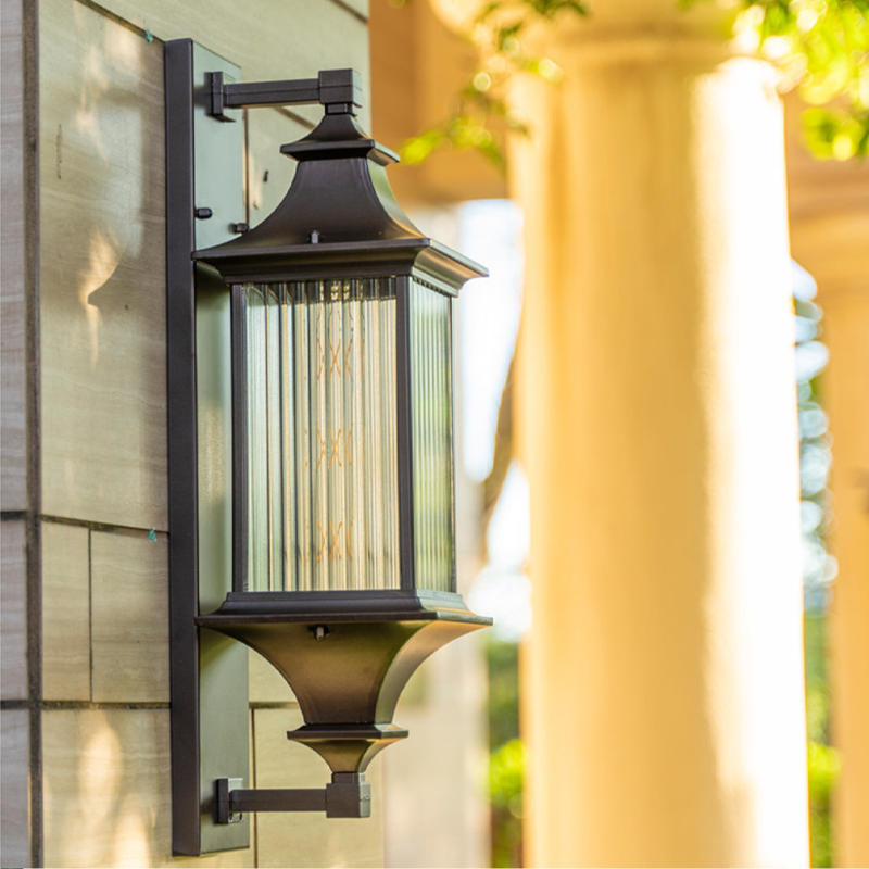 Traditionelle quadratische/rechteckige 1-flammige Außenwandleuchte aus Aluminium und Glas im chinesischen Stil für den Garten 