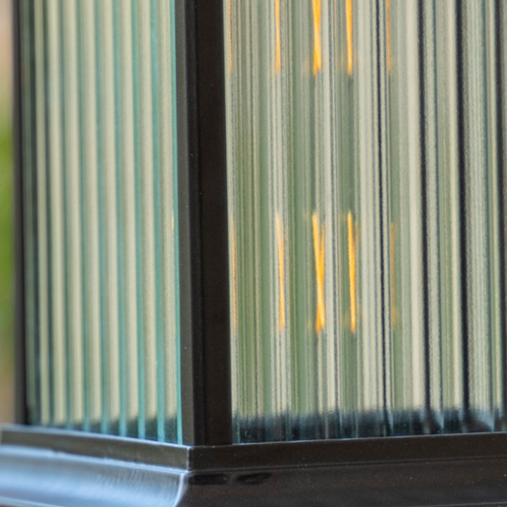 Traditionelle quadratische/rechteckige 1-flammige Außenwandleuchte aus Aluminium und Glas im chinesischen Stil für den Garten 