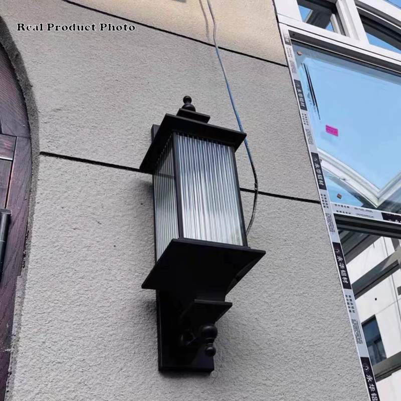 Traditionelle quadratische/rechteckige 1-flammige Außenwandleuchte aus Aluminium und Glas im chinesischen Stil für den Garten 
