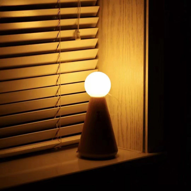 Lampe de table LED en forme de figurine en silicone plastique rechargeable créative contemporaine pour veilleuse de chevet 