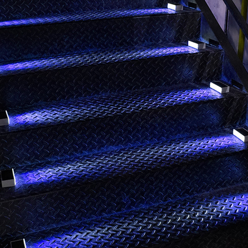 Moderner minimalistischer solarbetriebener wasserdichter ABS PC rechteckiger LED-Außenstufenleuchte ideal für Garten und Außenterrasse 