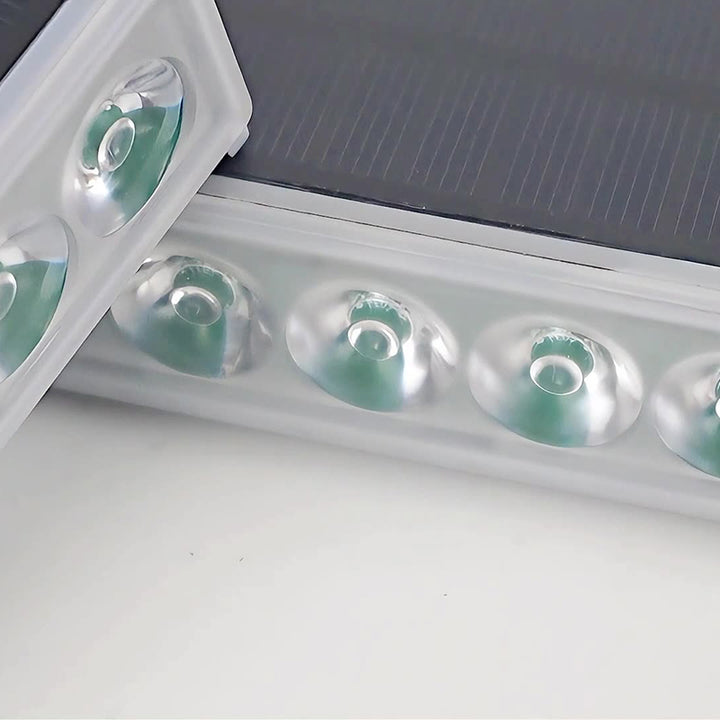 Moderner minimalistischer solarbetriebener wasserdichter ABS PC rechteckiger LED-Außenstufenleuchte ideal für Garten und Außenterrasse 