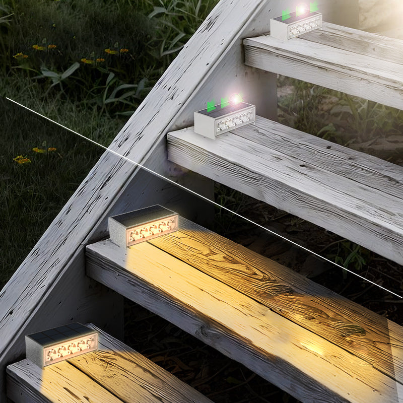 Moderner minimalistischer solarbetriebener wasserdichter ABS PC rechteckiger LED-Außenstufenleuchte ideal für Garten und Außenterrasse 