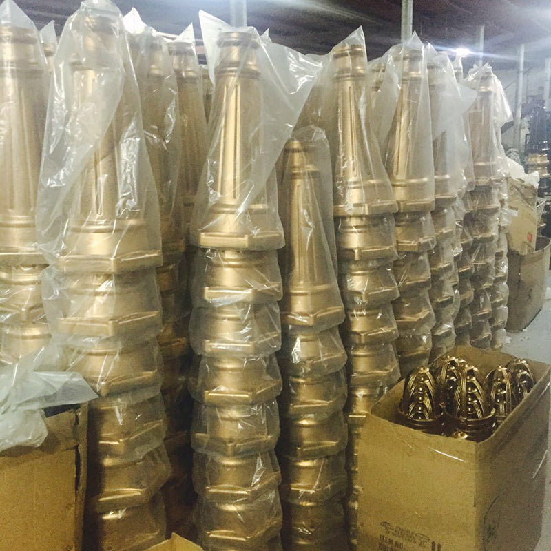 Traditionelle europäische wasserdichte Aluminium-Glaslaterne im Stil von 2/3-Licht Außenbeleuchtung Landschaftsbeleuchtung für Garten &amp; Terrasse im Freien 