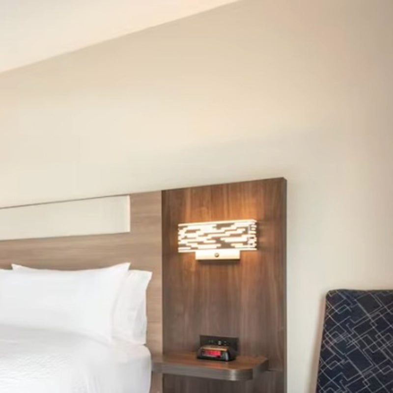 Zeitgenössische industrielle Eisen- &amp; Acryl-Rechteck-Hohl 1/2-Licht Wandleuchte für das Bett 