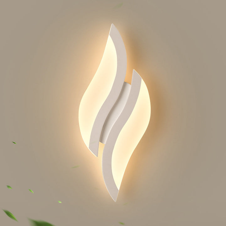 Applique murale moderne minimaliste en fer et acrylique en forme de feuille à LED pour chambre et salon 